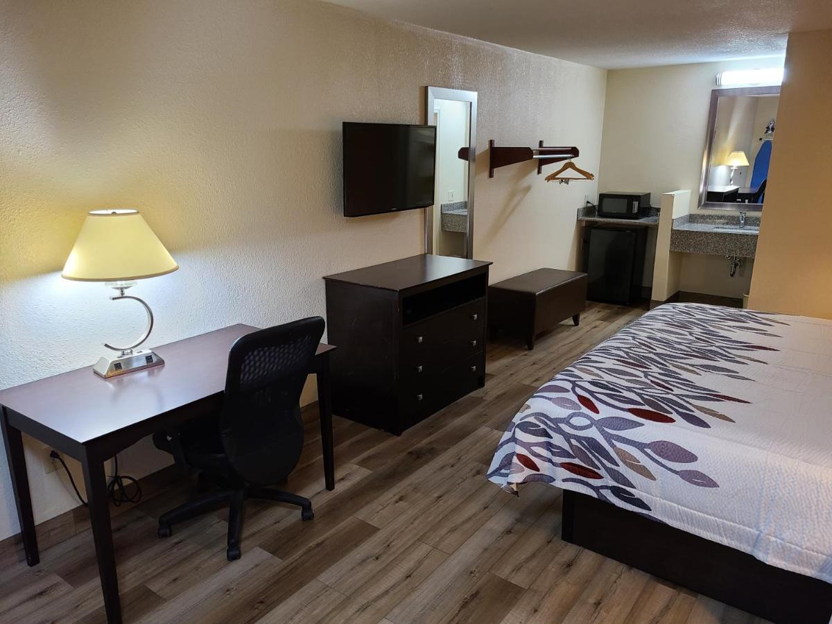 Red Roof Inn Staunton Zewnętrze zdjęcie